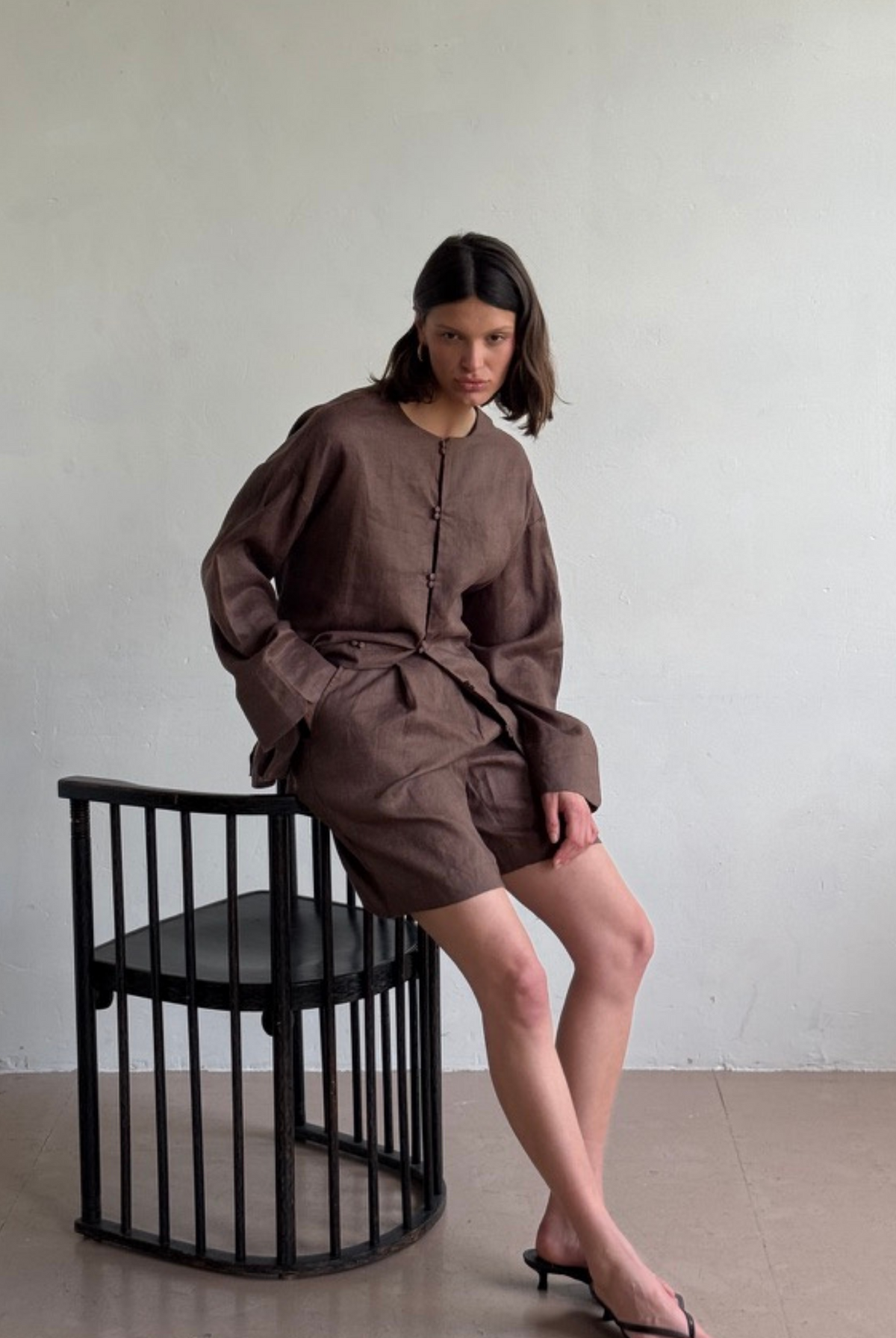 The Linen Leo Shorts in Walnut FUCHSIA SHAW