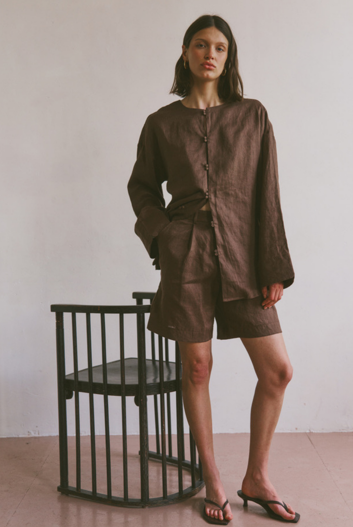 The Linen Leo Shorts in Walnut FUCHSIA SHAW