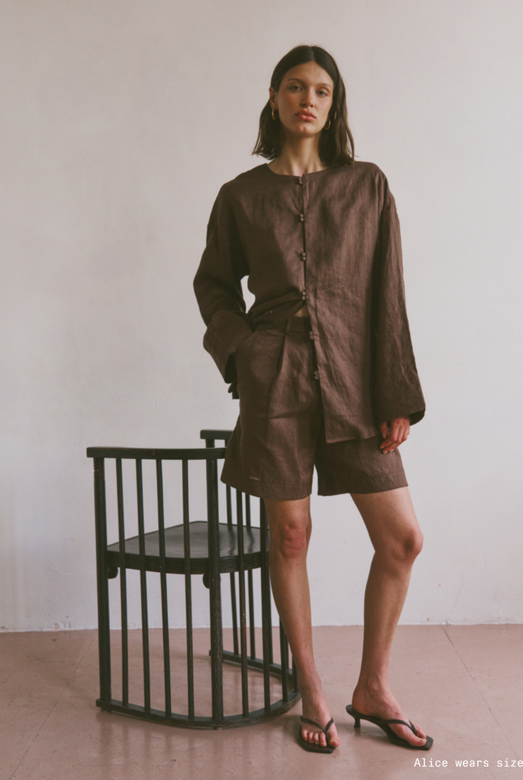 The Linen Leo Shorts in Walnut FUCHSIA SHAW
