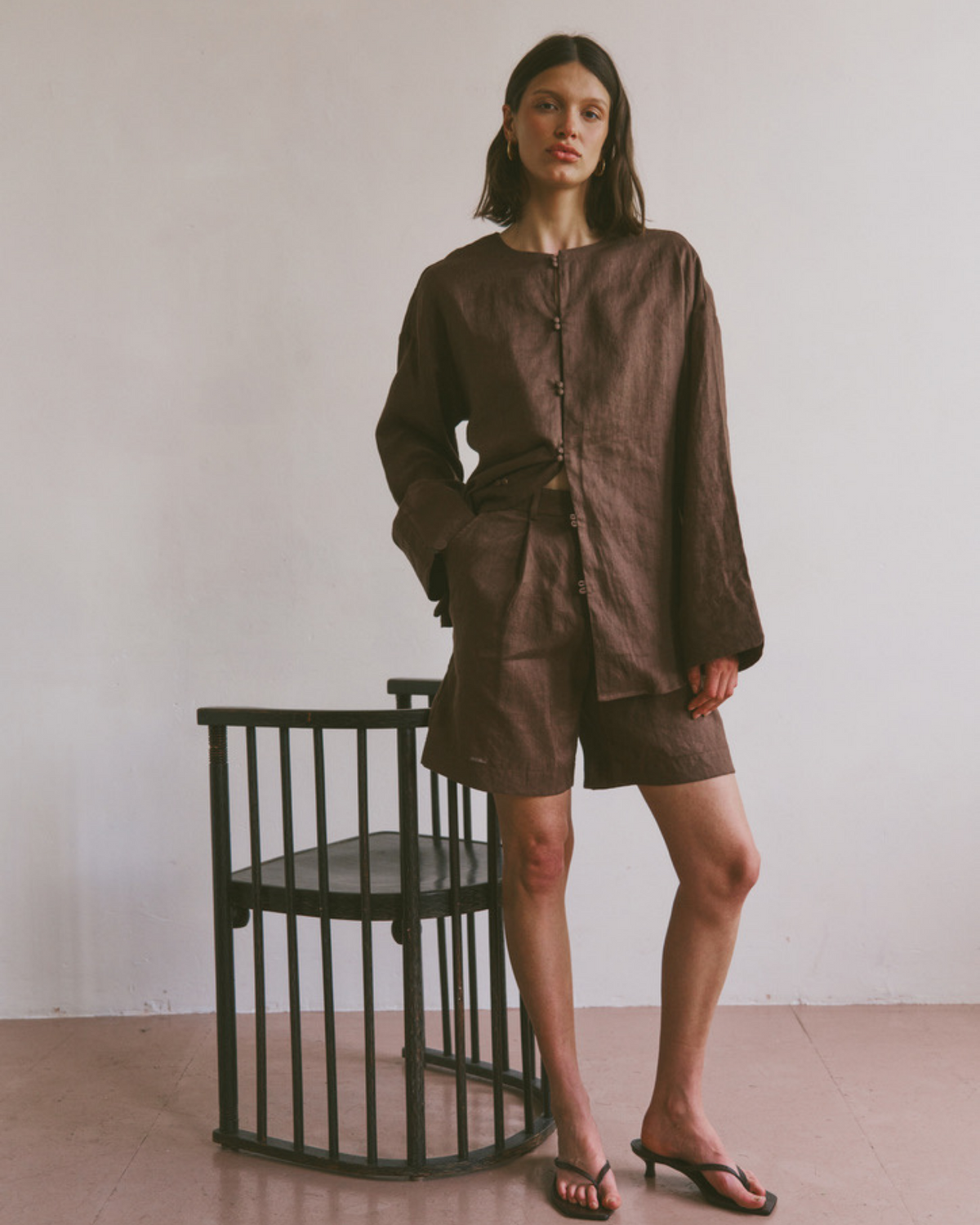 The Linen Leo Shorts in Walnut FUCHSIA SHAW