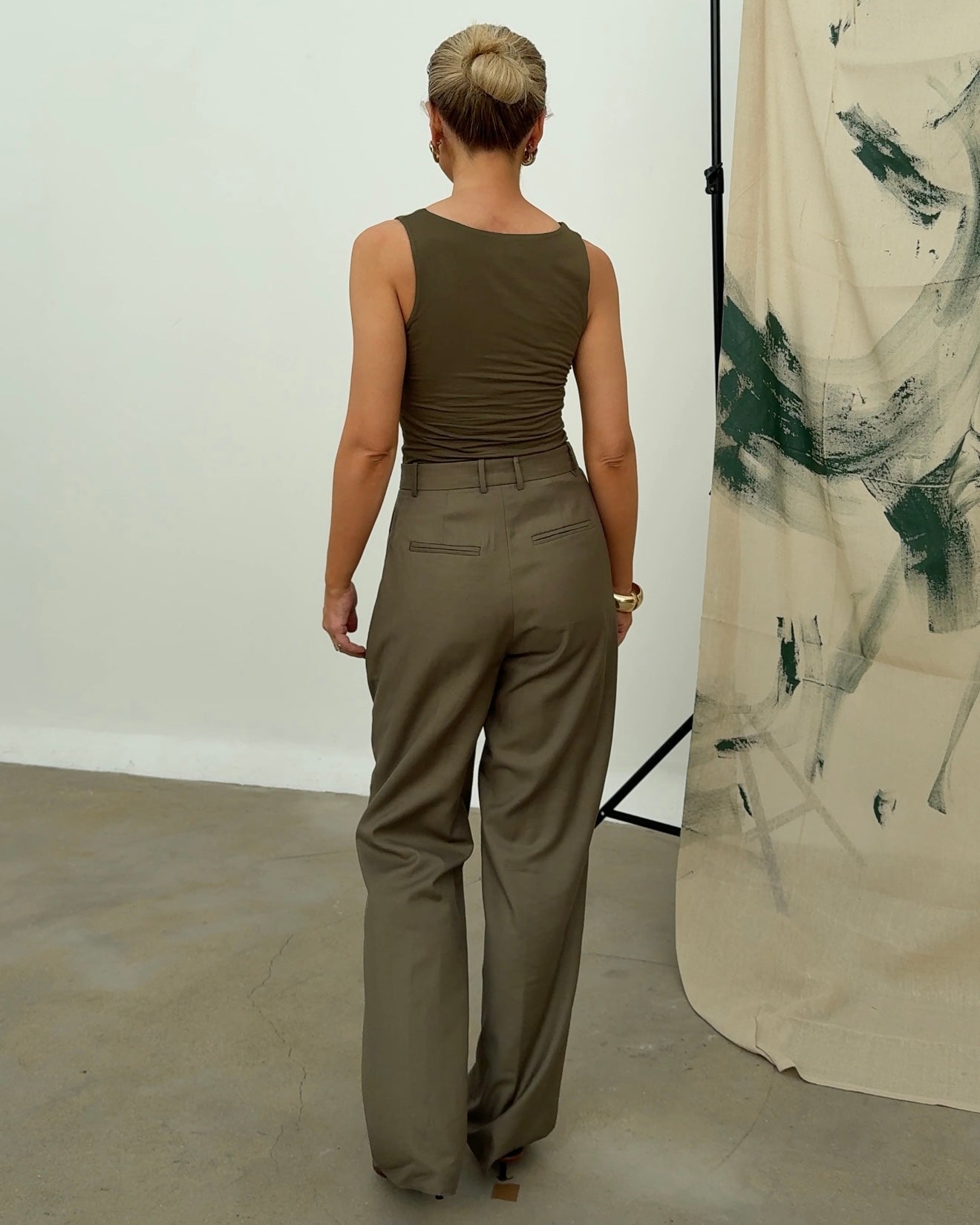 Mira Scoop Neck Vest in Olive FUCHSIA SHAW