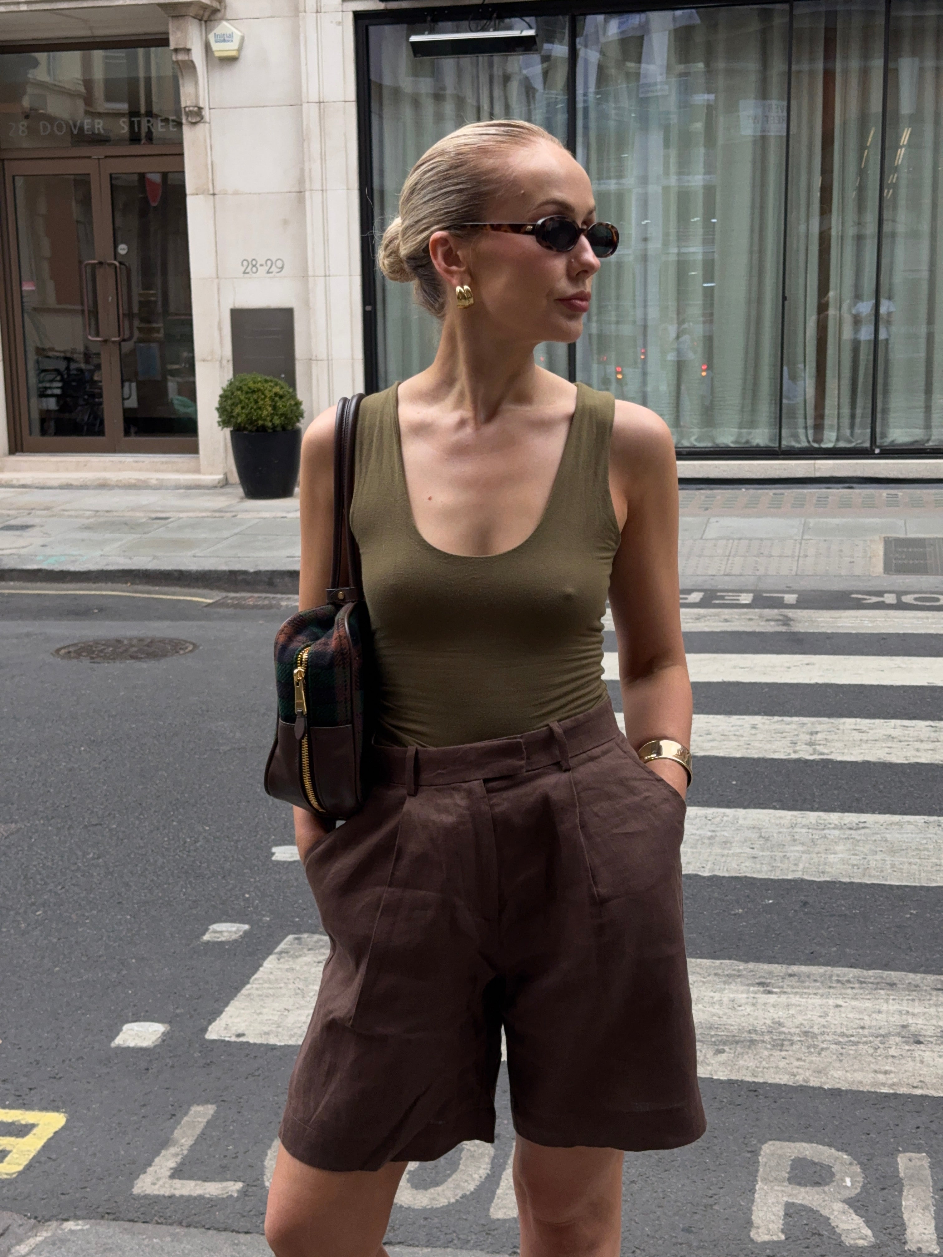 The Linen Leo Shorts in Walnut FUCHSIA SHAW
