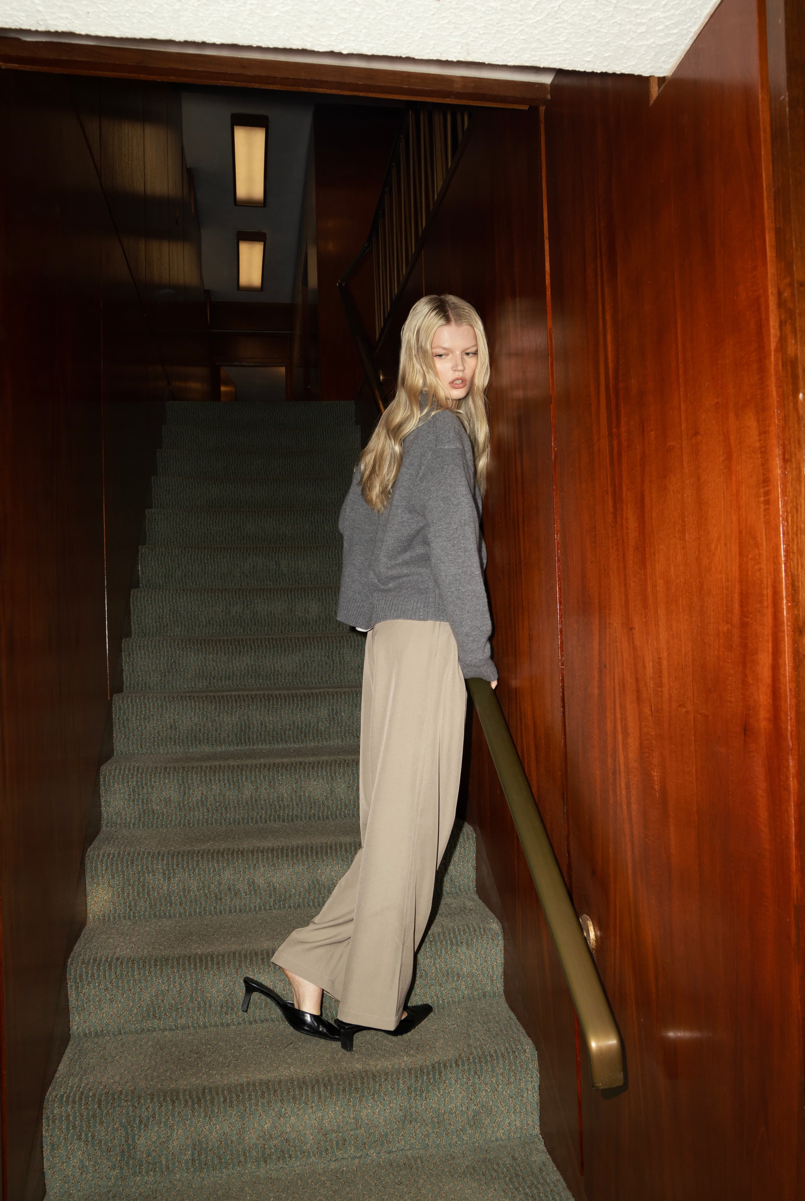 Wynn Charcoal Crew Neck Wool Jumper FUCHSIA SHAW