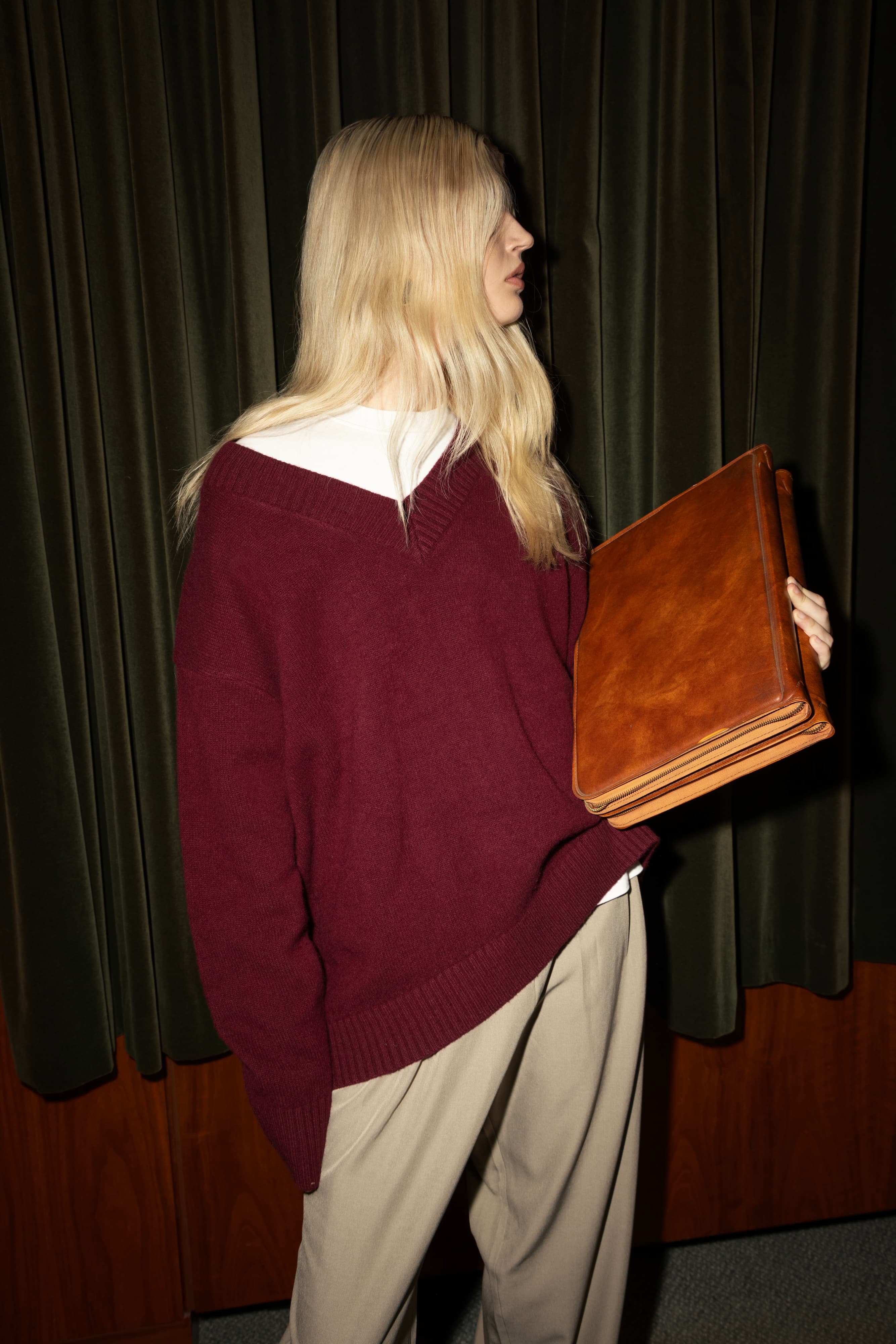 Anais Merlot V Neck Wool Jumper FUCHSIA SHAW