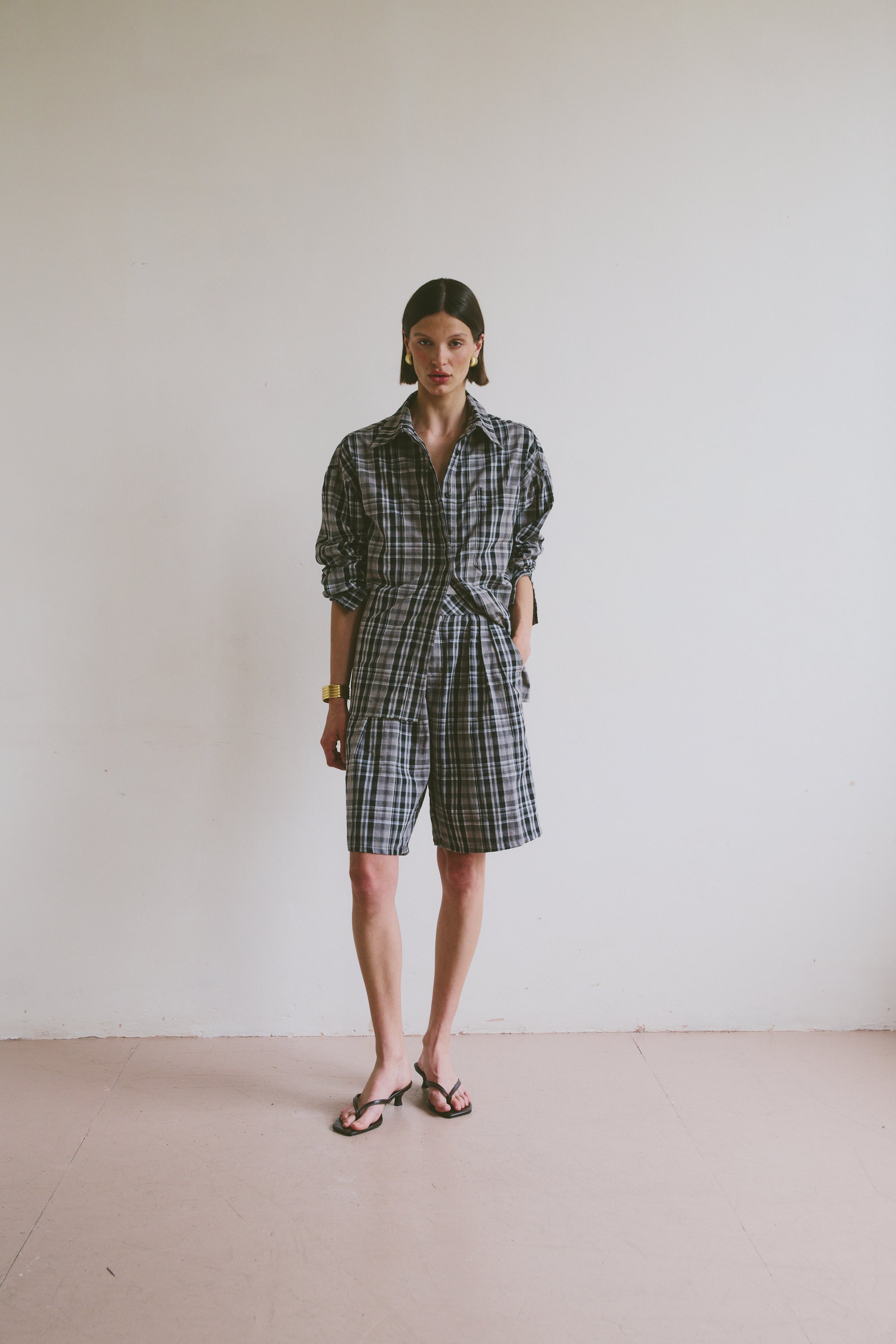 Checkered outfit with shorts and a shirt