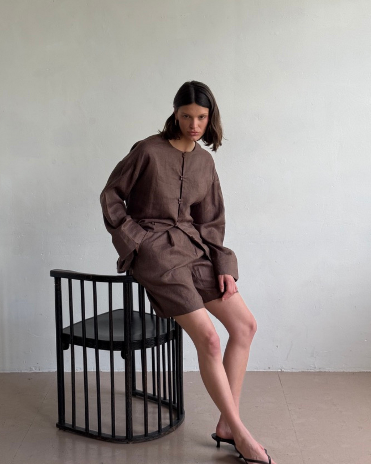 The Linen Leo Shorts in Walnut FUCHSIA SHAW