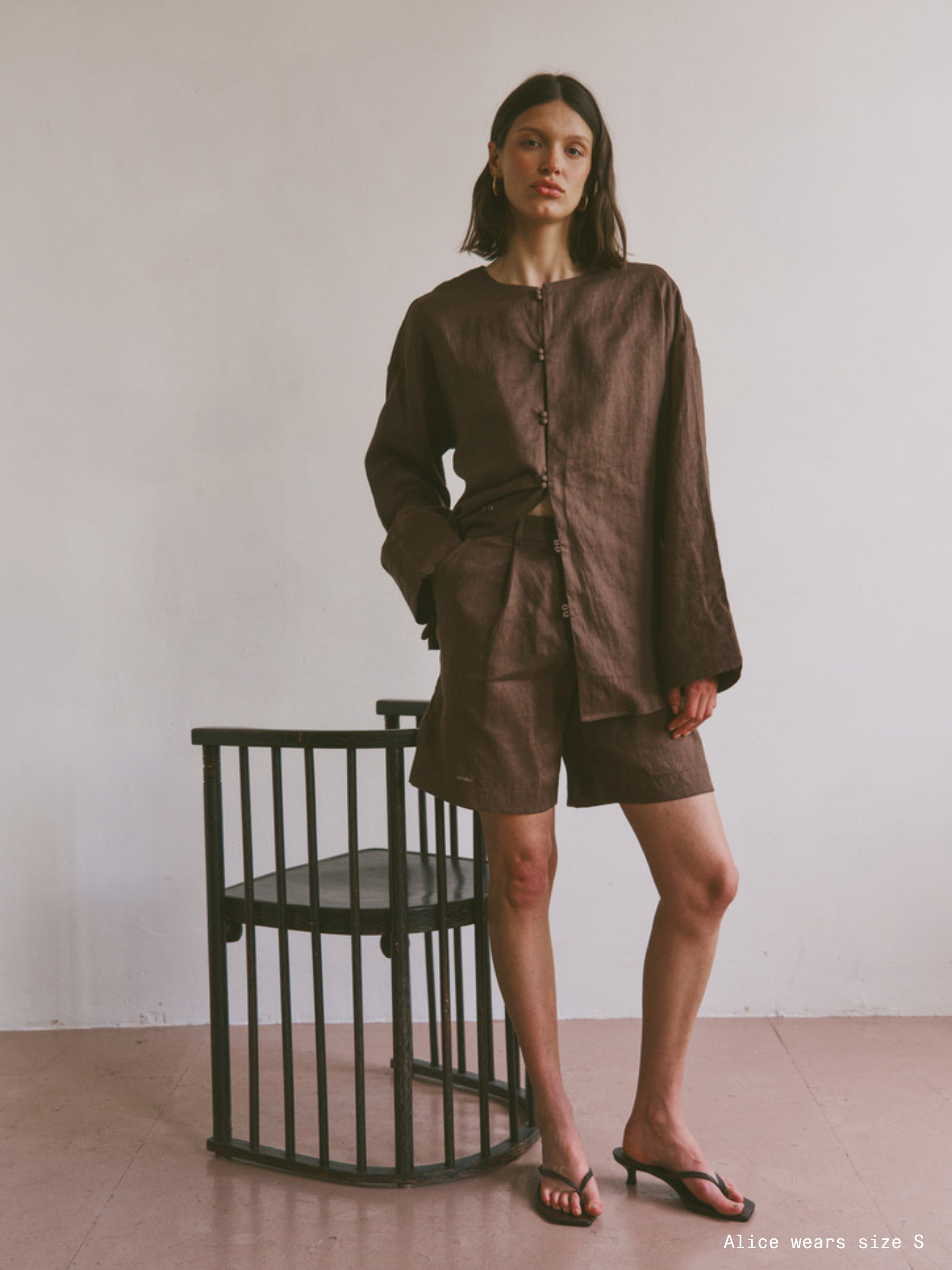 The Linen Leo Shorts in Walnut FUCHSIA SHAW